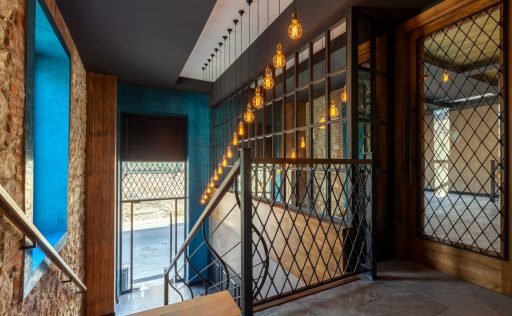 SOLOMON — Hotel, Tours, Travel and Wine Cellar