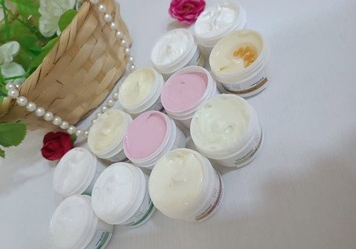 Handmade cosmetic creams from Cosmetic Creams Elastia