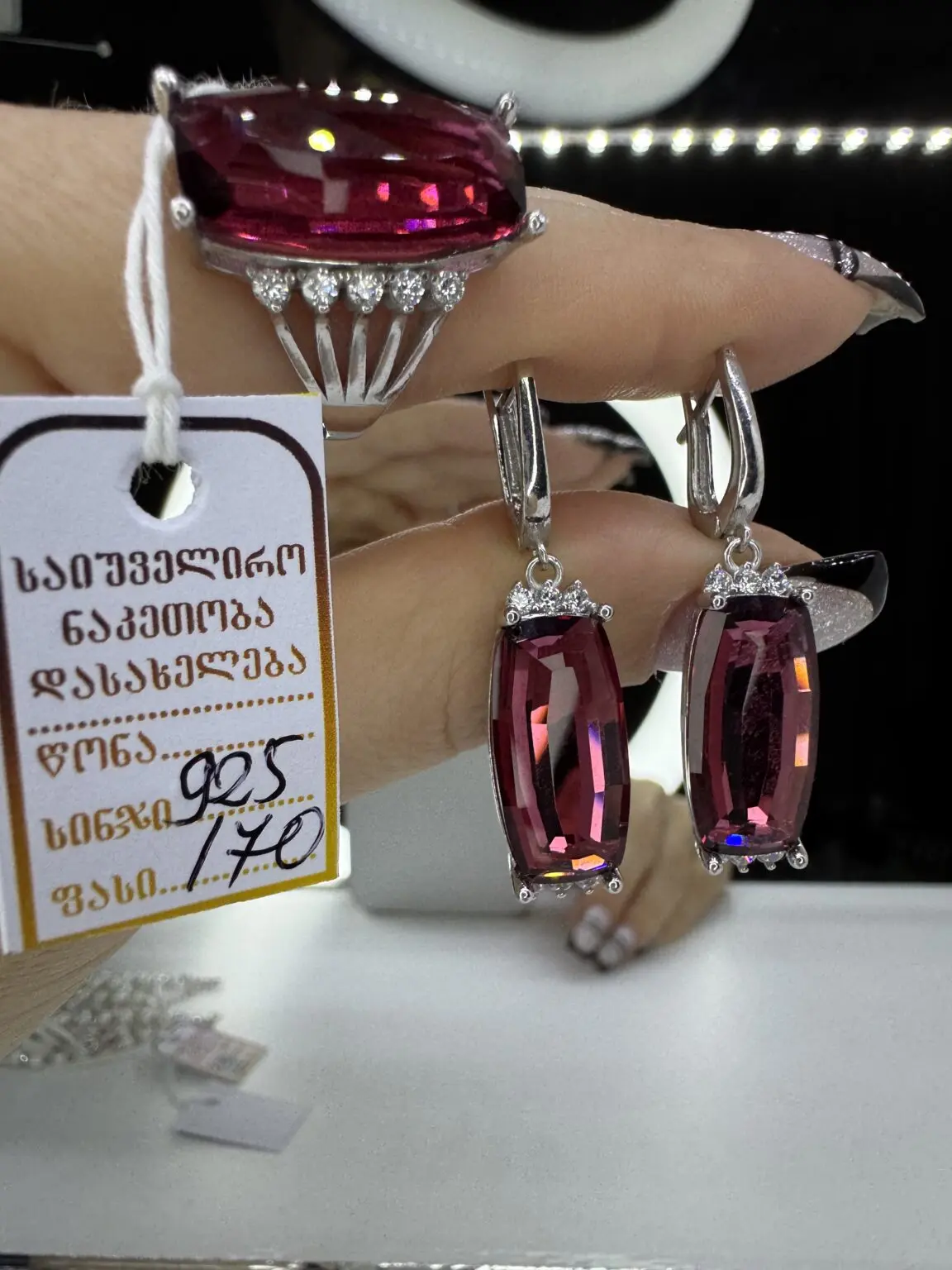 We import exclusive models of silver jewelry from different countries of the world.