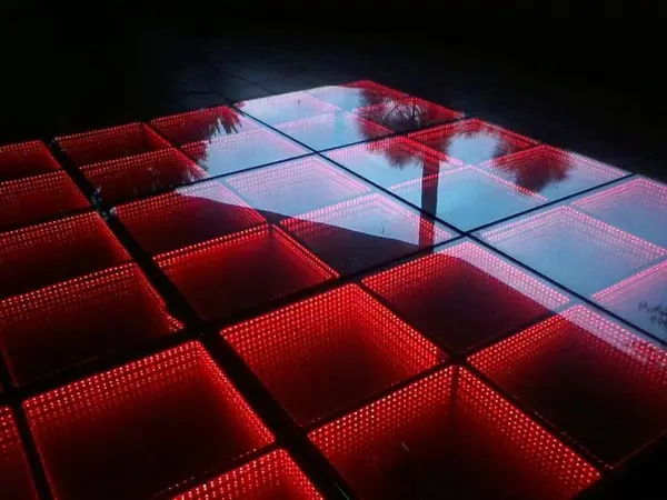 LNE Glass – our Excellence in Glassworking since 1991